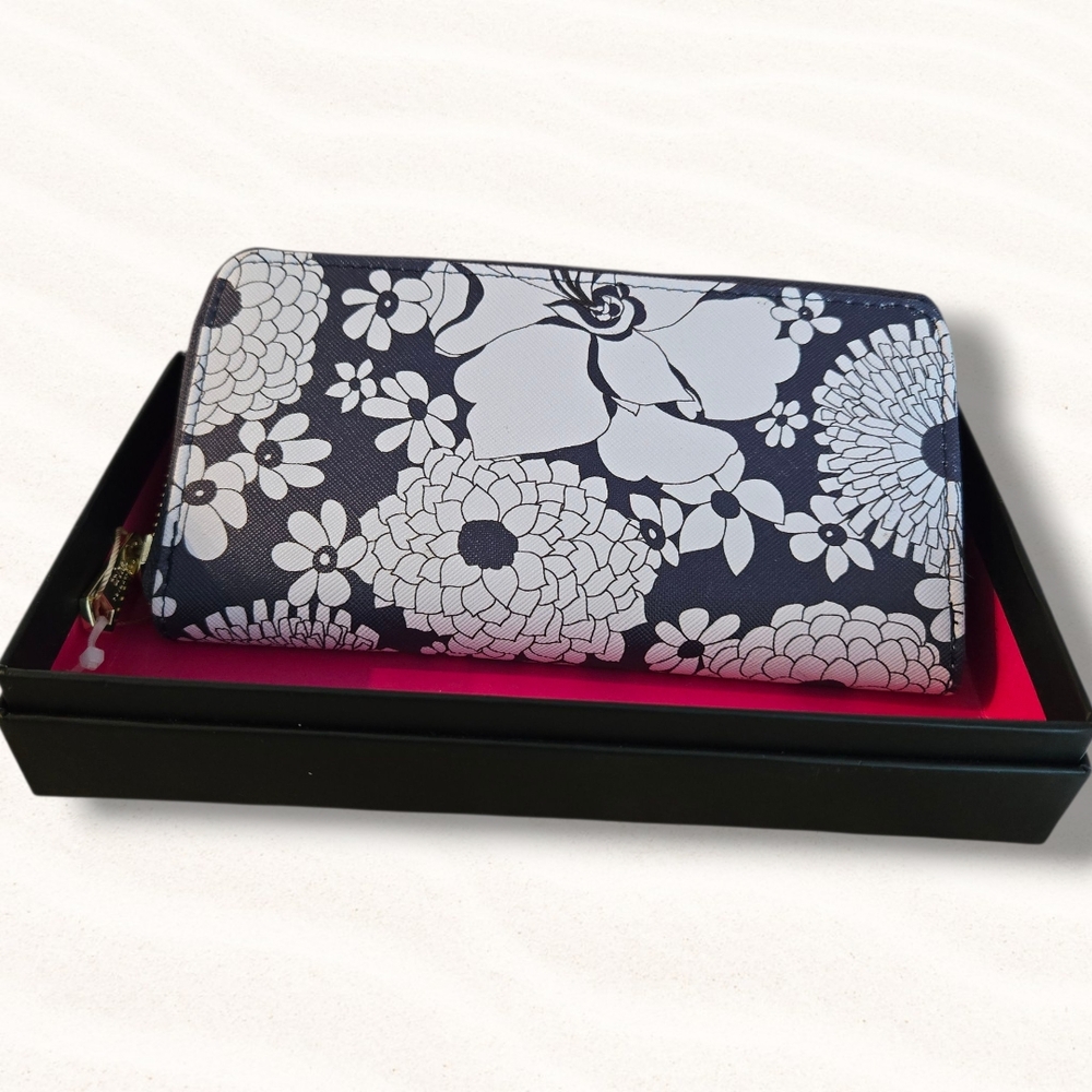 NIB Original TRINA TURK Zip Around Large Wallet Boxed Floral Gray/white